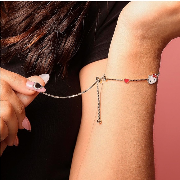 Hello Kitty Bracelet with Crystals + Red Hearts, 18k Gold Flash-Plate - Picture 5 of 7